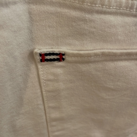 NWT Alice + Olivia Jeans White Button-Fly Fringe Hem Mini, Size 32 - Picture 7 of 9